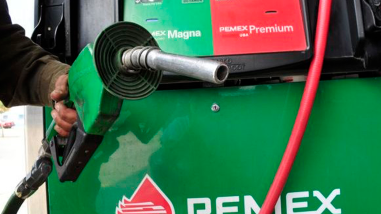 Gasolina sin comisión: el negocio oculto de la banca