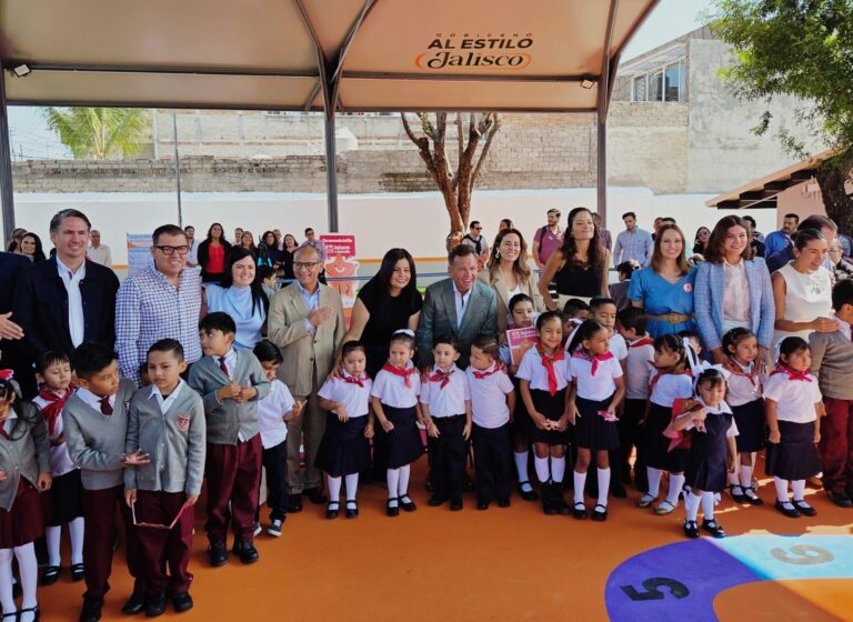 Jalisco lanza seguro médico gratuito para menores y busca garantizarlo por ley