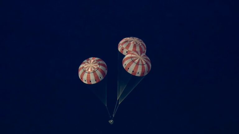 La misión Artemis II concluye con exitoso amerizaje de Orion y marca regreso humano a la órbita lunar