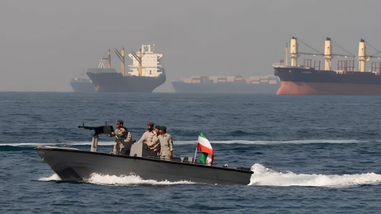 Crisis en el estrecho de Ormuz eleva tensiones globales y sacude mercados energéticos