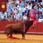 Morante de la Puebla resulta herido tras cogida en la Feria de Abril de Sevilla