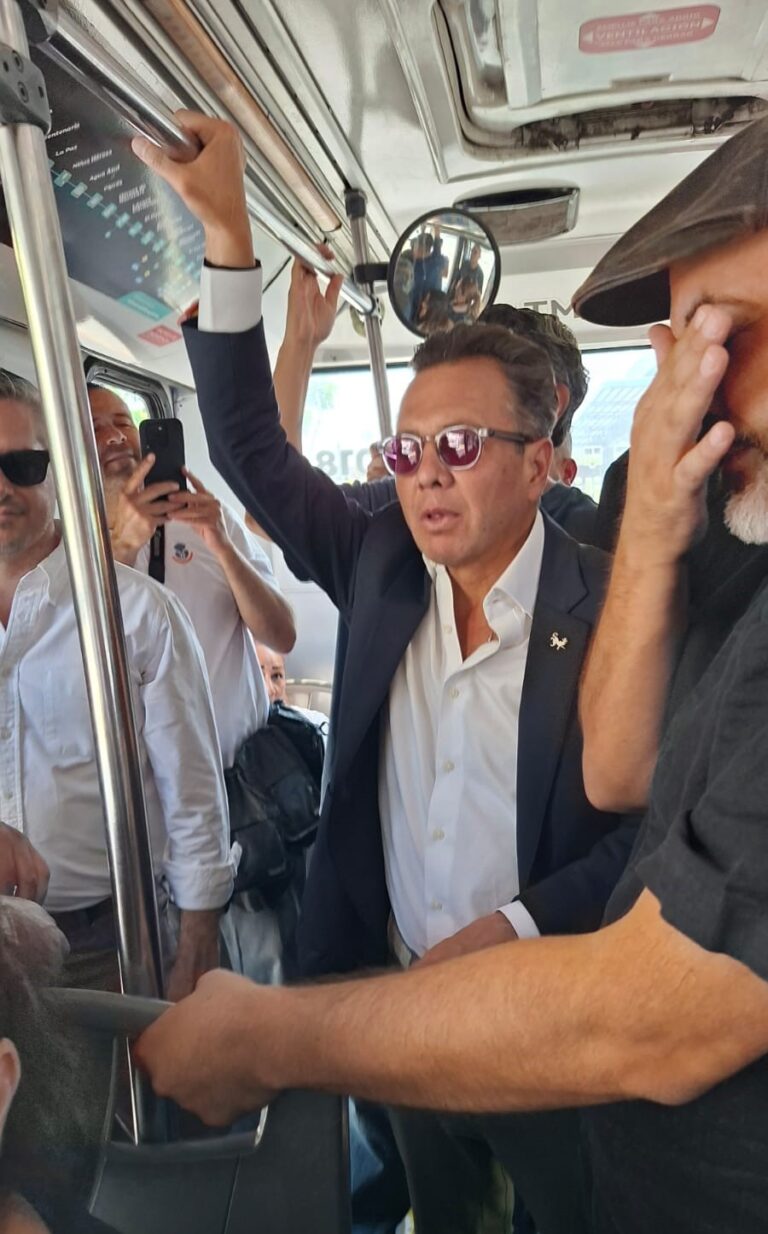 Pablo Lemus plantea renovación del Macrobús tras recorrido por la Calzada Independencia