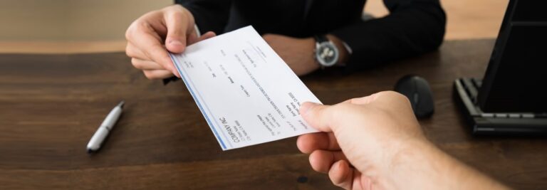 El fraude “más limpio” sin rastro digital: chequeras de impunidad bancaria y narco
