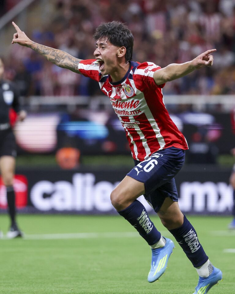 Chivas Hace Historia en una Noche Inolvidable en el Akron