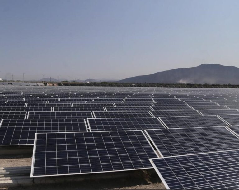 Jalisco alcanza un hito en energía distribuida con más de 100,000 contratos