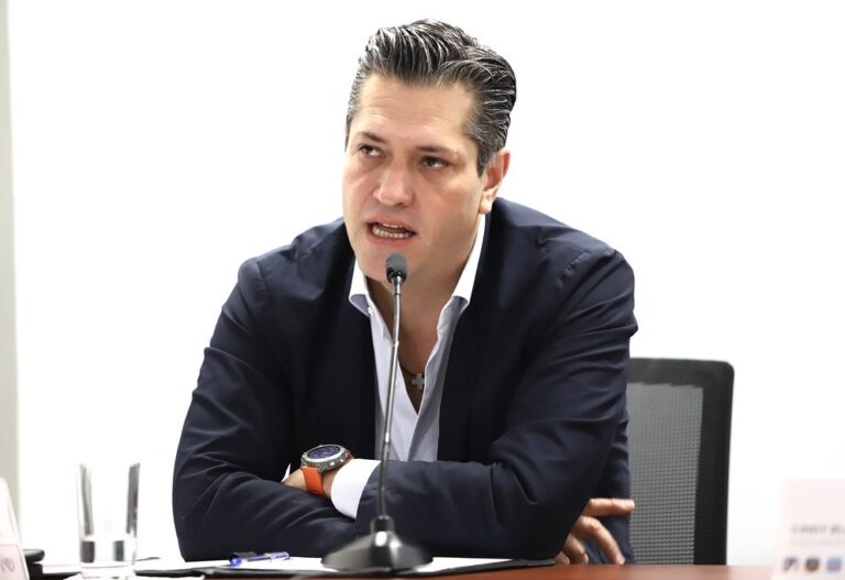 Sorpresa y controversia ante posible adelanto del cierre del ciclo escolar 2025-2026