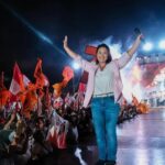 Keiko Fujimori se perfila como presidenta de Perú tras una de las elecciones más cerradas del país
