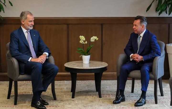 Felipe VI combina agenda económica y pasión futbolera durante su visita a Guadalajara