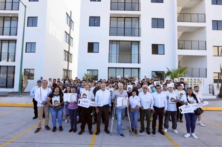 INFONAVIT entrega nuevas Viviendas del Bienestar en Sinaloa