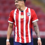 Sergio Aguayo deja temporalmente a Chivas y jugará un año en el futbol colombiano