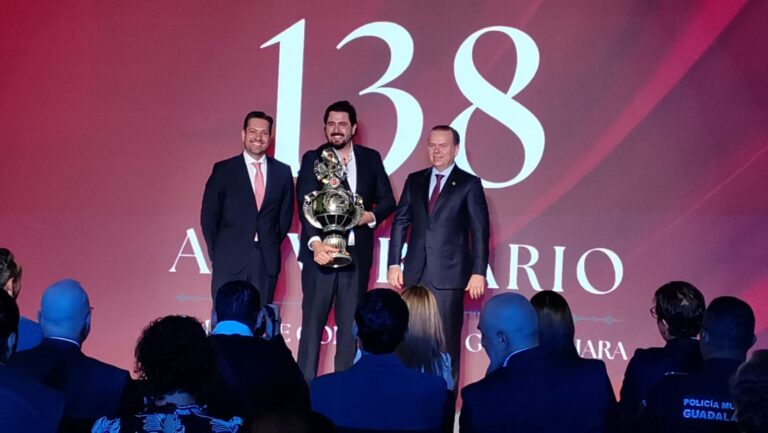 Cámara de Comercio de Guadalajara reconoce legado de Jorge Vergara con el galardón “Mexicanos sin Fronteras”
