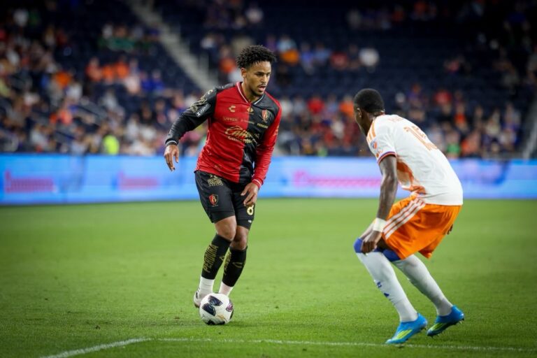 Atlas firma remontada ante Cincinnati y consigue su primer triunfo con Hernán Crespo