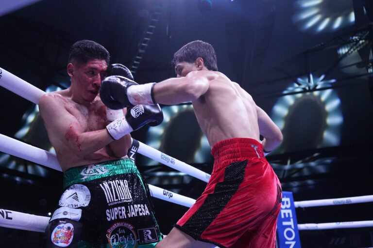 Lara y los gemelos Carbajal brillan con nocauts en velada de boxeo en Guadalajara