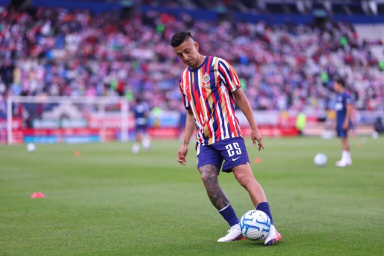 Tuzos reaccionan y frenan a Chivas en el Hidalgo
