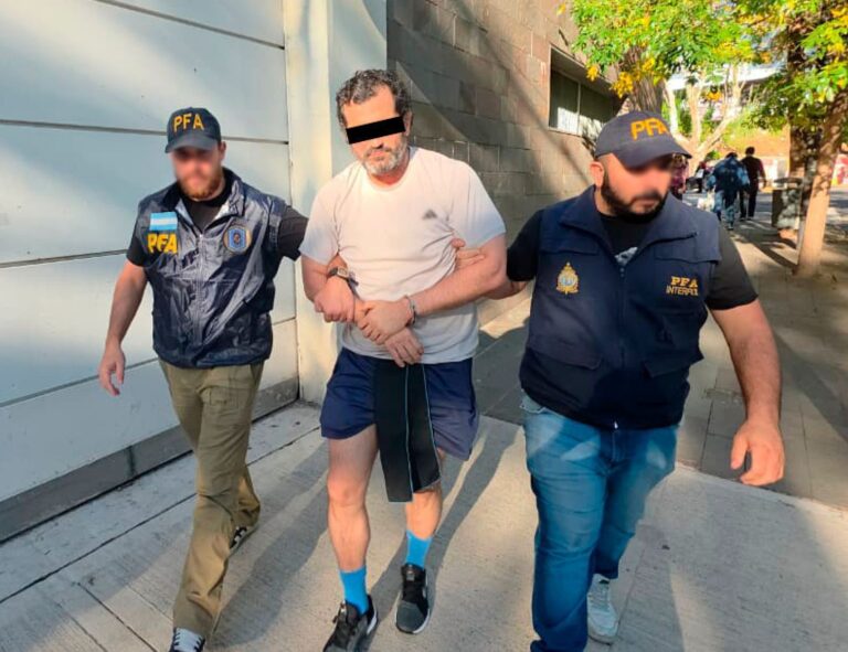 Farías llega a México: la pregunta es qué va a decir