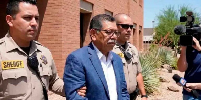 El general Mérida sale, Andy queda en la mira