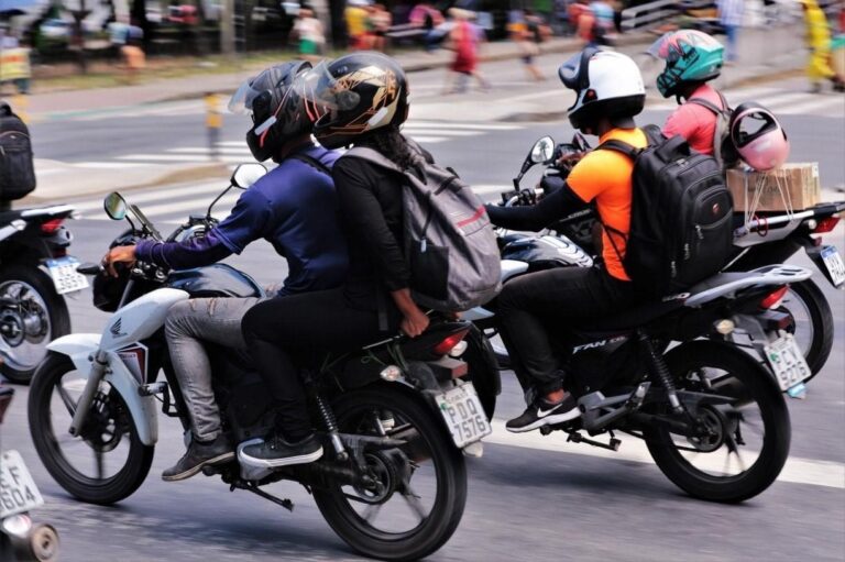 Jalisco endurece vigilancia contra transporte en moto tras feminicidio de estudiante