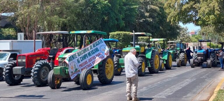 Productores de maíz anuncian movilización y aeropuerto de Guadalajara pide anticipar traslados
