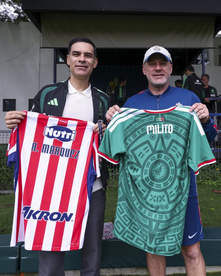 Rafa Márquez visita Chivas y sigue de cerca a sus jugadores