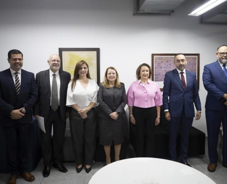 Ministra de la SCJN pide defender derechos humanos ante posibles retrocesos