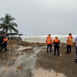 Huracán “Simón” mantiene lluvias y oleaje peligroso en las costas de Jalisco